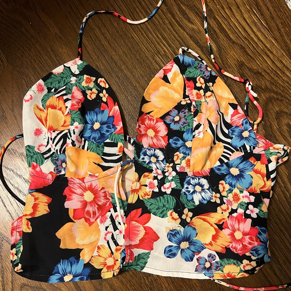 Superdown crop top brand new with tags size small